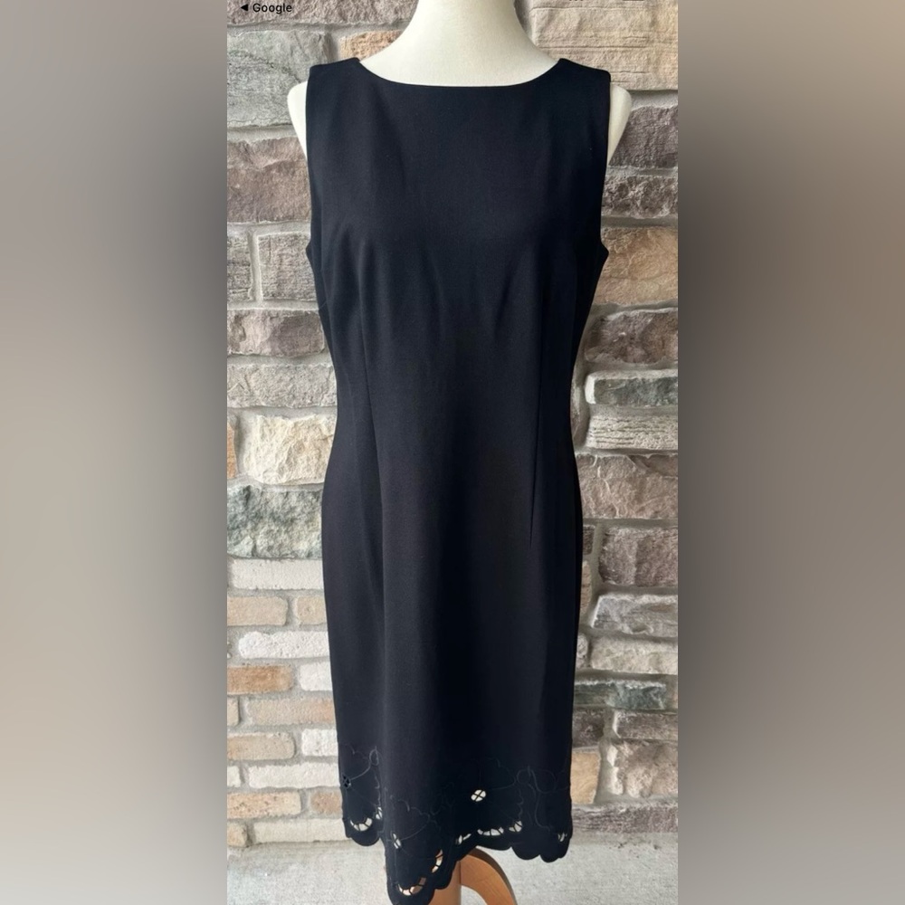 TALBOTS BLACK SHIFT DRESS Womens Size 6P Classy Timeless decorative hem